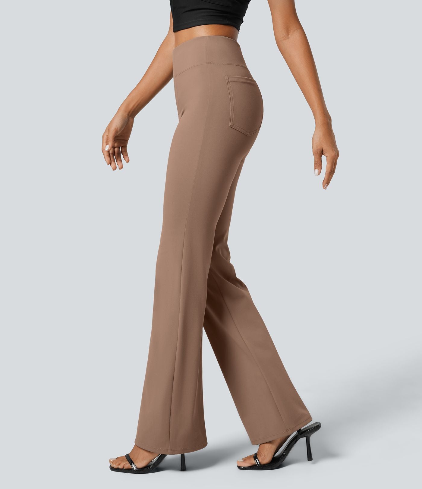 Pantalon tailleur légèrement évasé taille haute avec poches arrière Halara Flex™