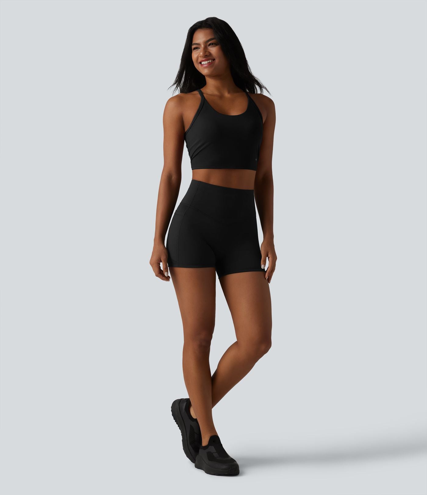 Débardeur de yoga SoftlyZero™ en peluche douce, dos torsadé découpé, col en U et soutien-gorge intégré