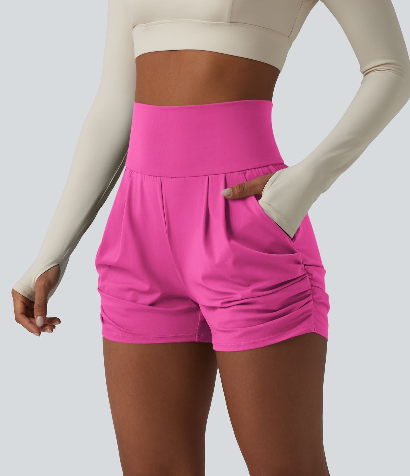 Short de yoga SoftlyZero™ Airy taille haute froncé effet frais InstantCool 7,5 cm avec poches