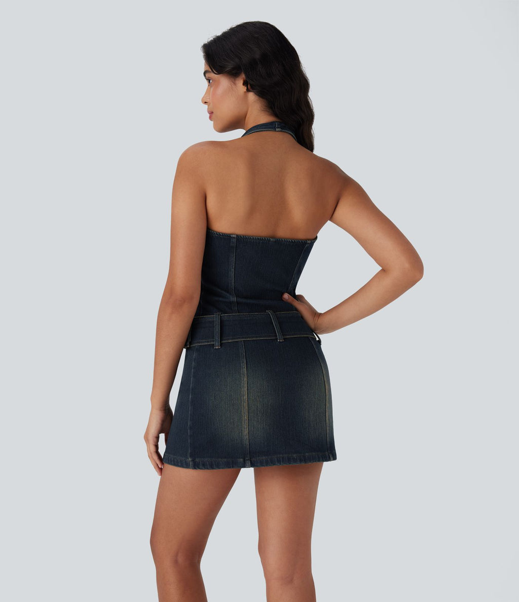 Mini-robe décontractée moulante Halara Flex™ en denim stretch lavé avec dos nu, col licou, fermeture éclair et ceinture