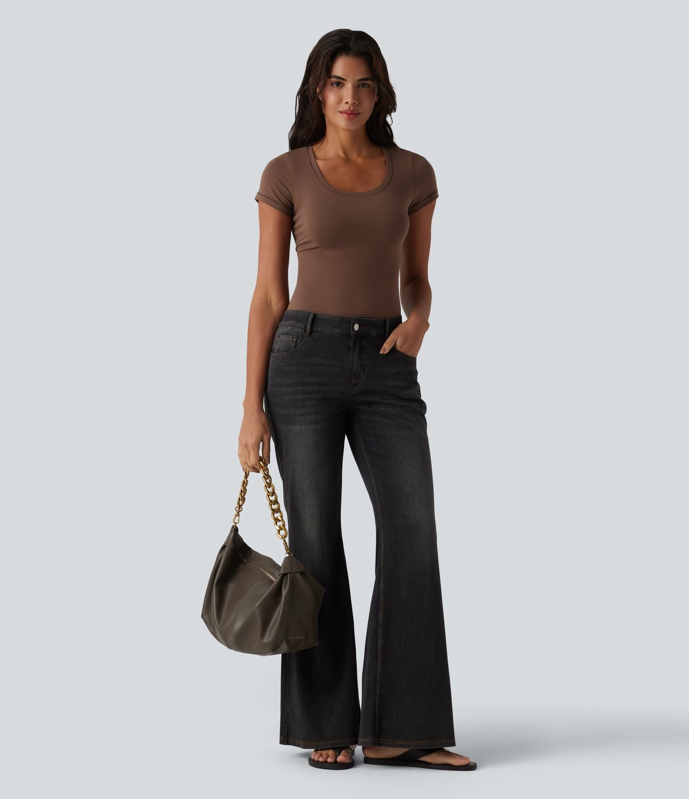 T-shirt Halara décontracté en jersey de coton à manches courtes col dégagé