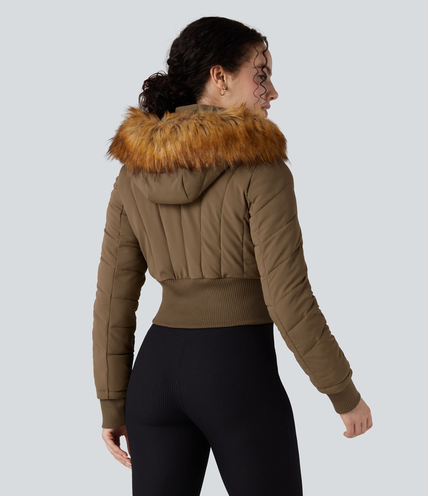 Doudoune à capuche amovible bordure fausse fourrure manches longues