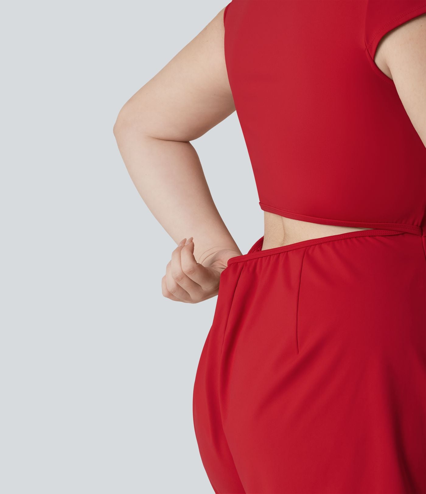 Combishort grande taille SoftlyZero™ Airy de yoga effet frais InstantCool col U à manches courtes couvrantes, avec poches, accès facile Easy Peasy