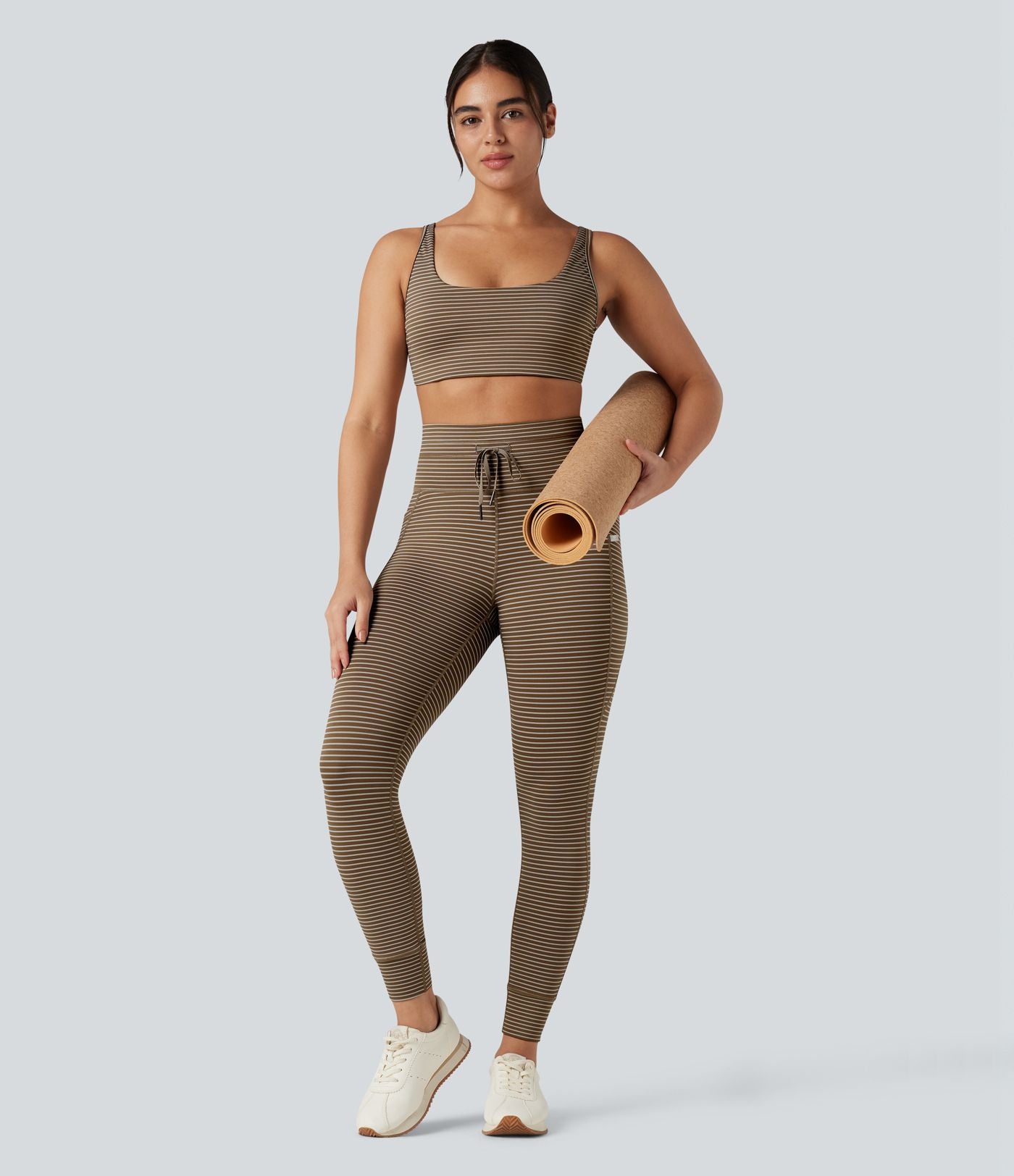 Brassière de sport yoga soutien léger col U à découpes rayé bonnets A-C