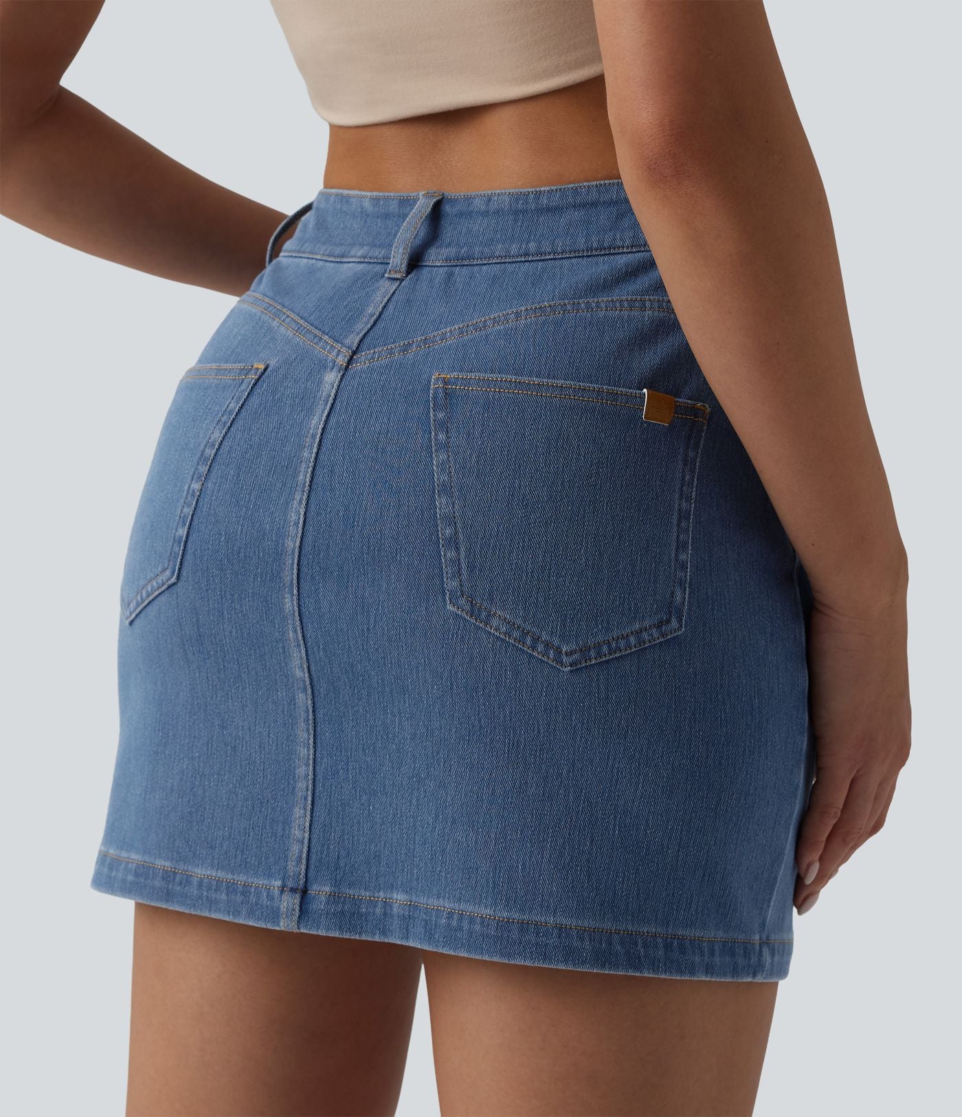 Jupe mini moulante décontractée Halara Flex™ en denim taille haute boutons décoratifs avec poches