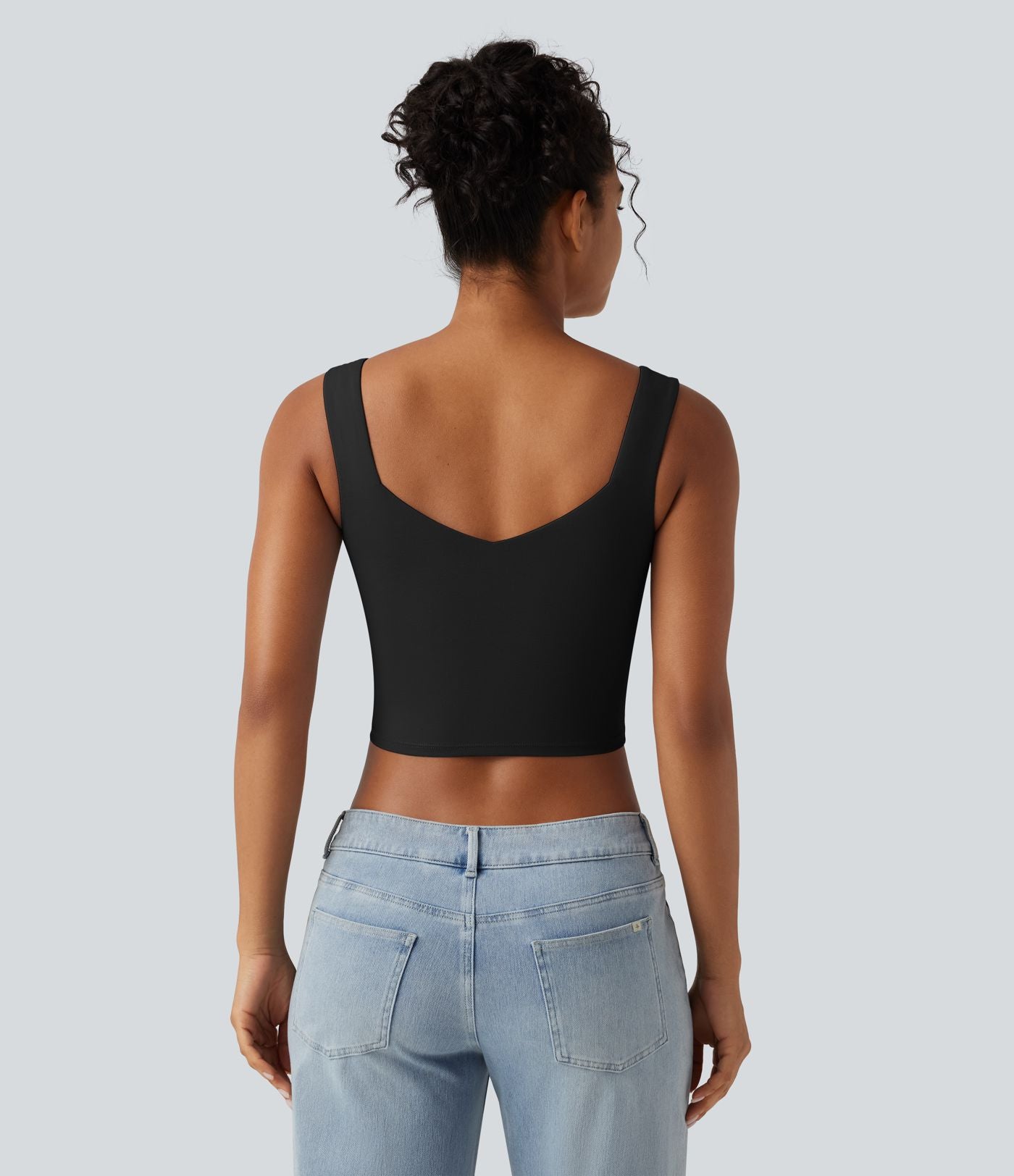 Débardeur crop-top à encolure diamant avec base croisée et coussinets amovibles