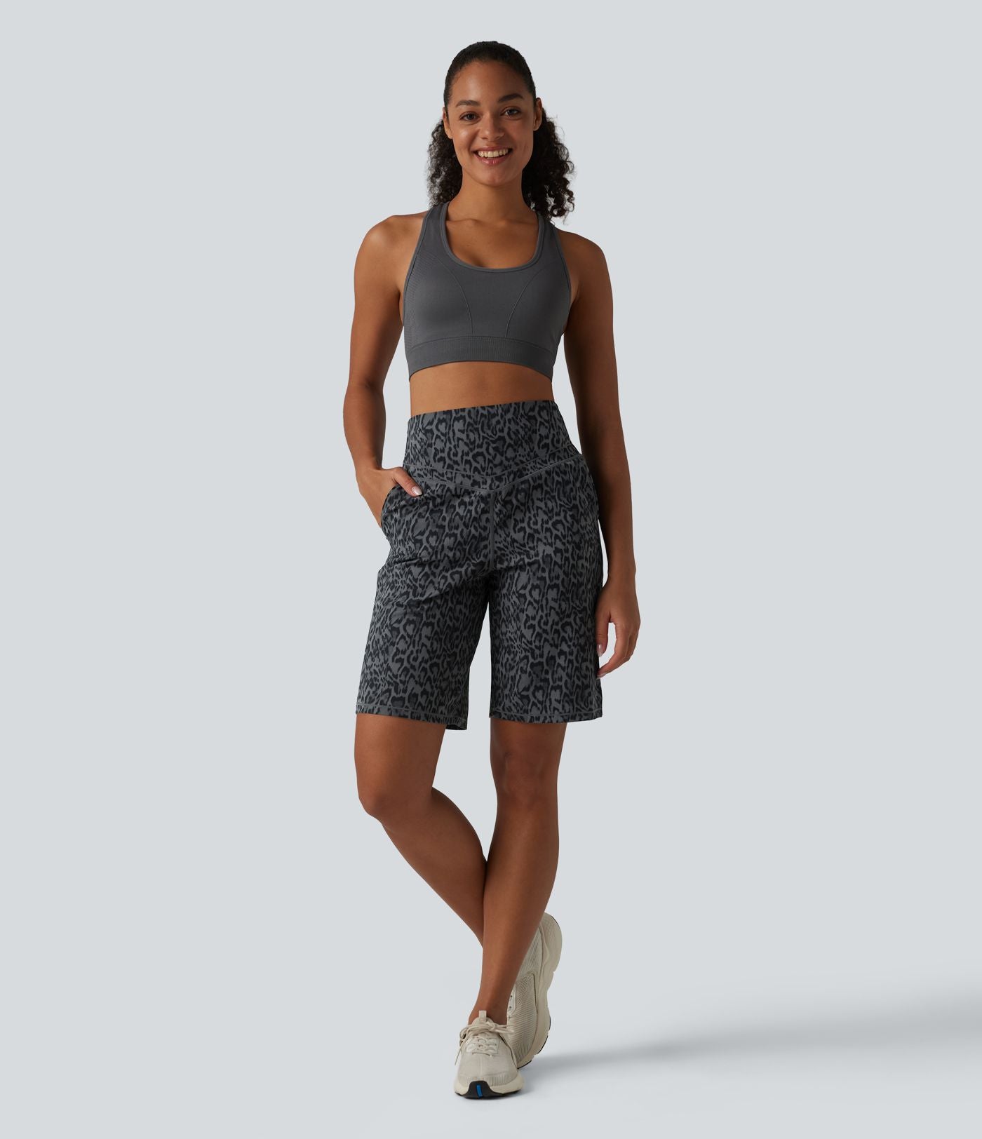 Short de yoga Halara UltraSculpt™ imprimé léopard, taille haute, gainant, jambes droites, 25 cm, avec poches
