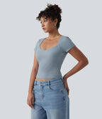 T-shirt casual en maille côtelée à manches courtes, col Queen Anne et soutien-gorge intégré
