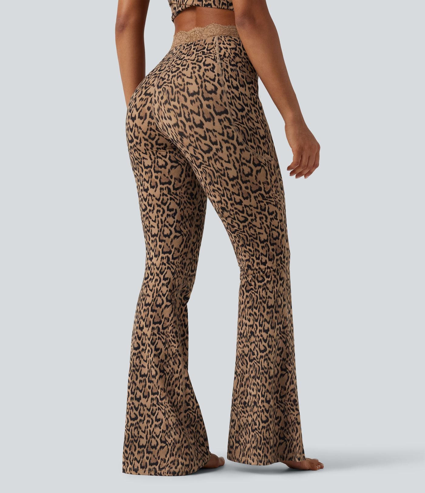 Legging yoga Halara UltraSculpt™ flare taille haute avec ceinture en V imprimé léopard, dentelle contrastée et poches