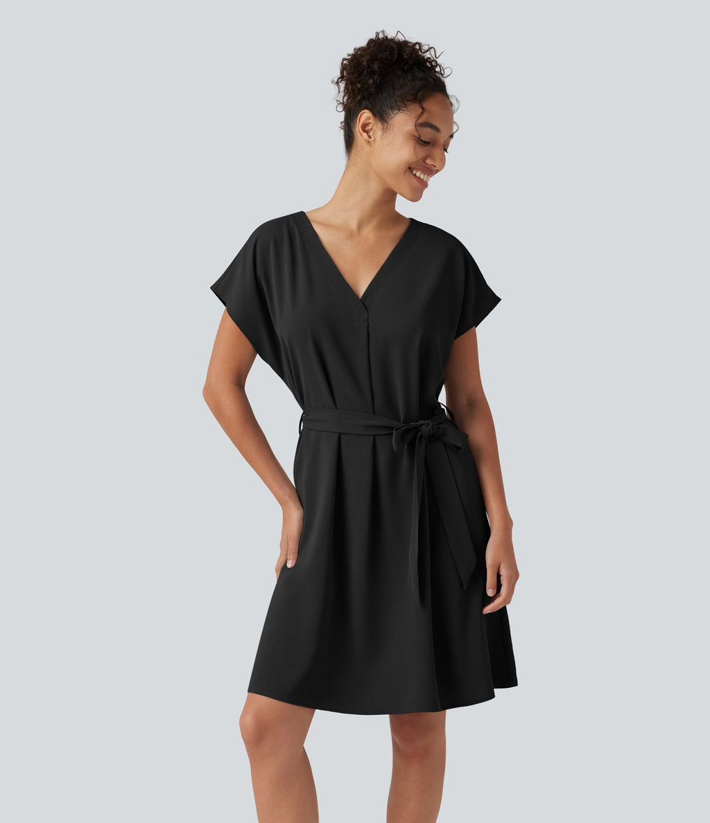 Robe mini esprit bureau défroissage facile, col V, ceinture, manches chauve-souris et poches