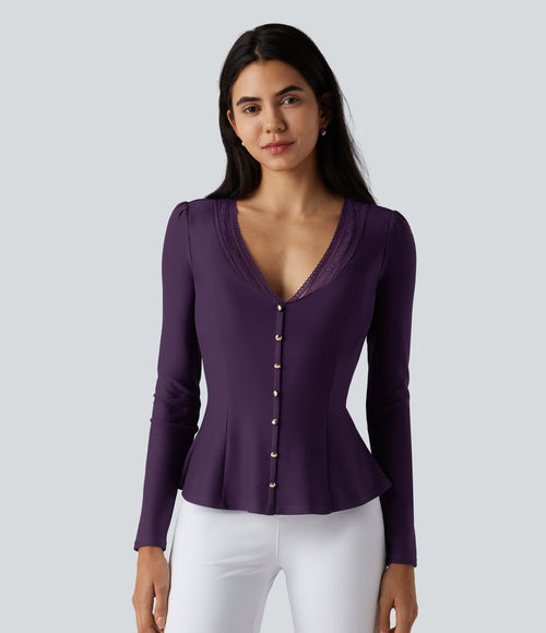 Blouse de travail à col V, dentelle contrastante, manches longues et ourlet à volants
