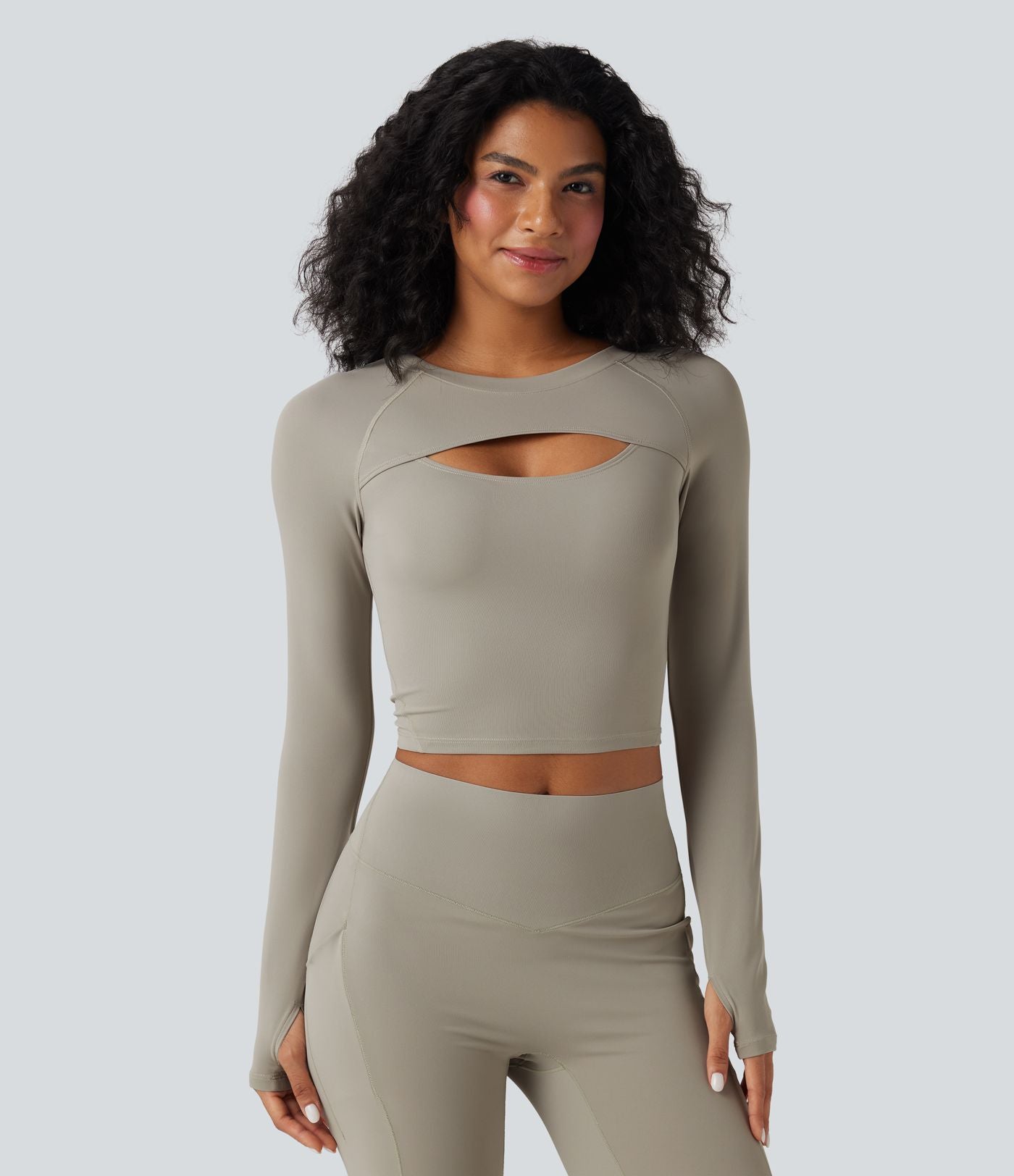 Haut de sport yoga court SoftlyZero™ QuickDry découpes manches longues avec trous pour pouces