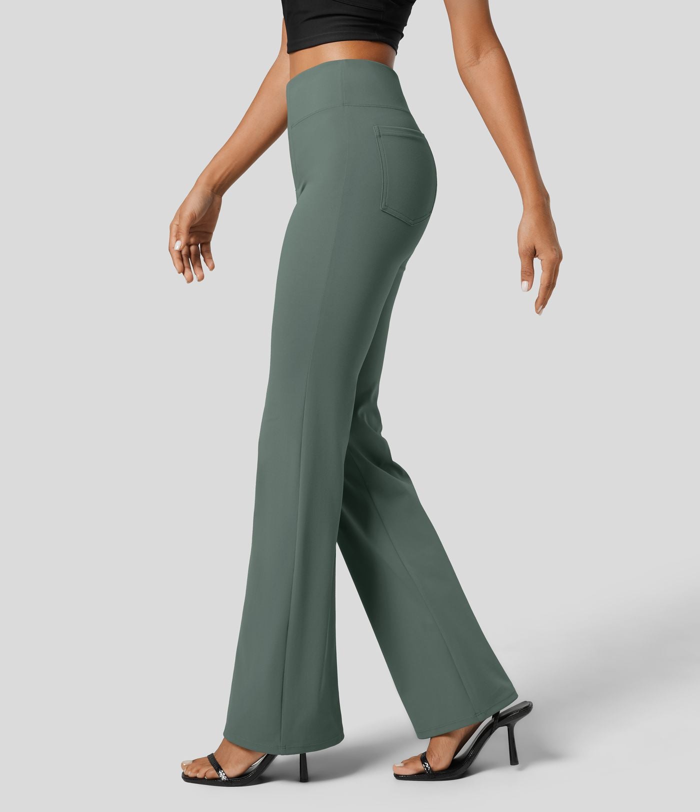 Pantalon tailleur légèrement évasé taille haute avec poches arrière Halara Flex™