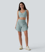 SoftlyZero™ QuickDry Short running 2-en-1 gainant taille haute à pois réfléchissants et ourlet croisé 17,5 cm avec poches