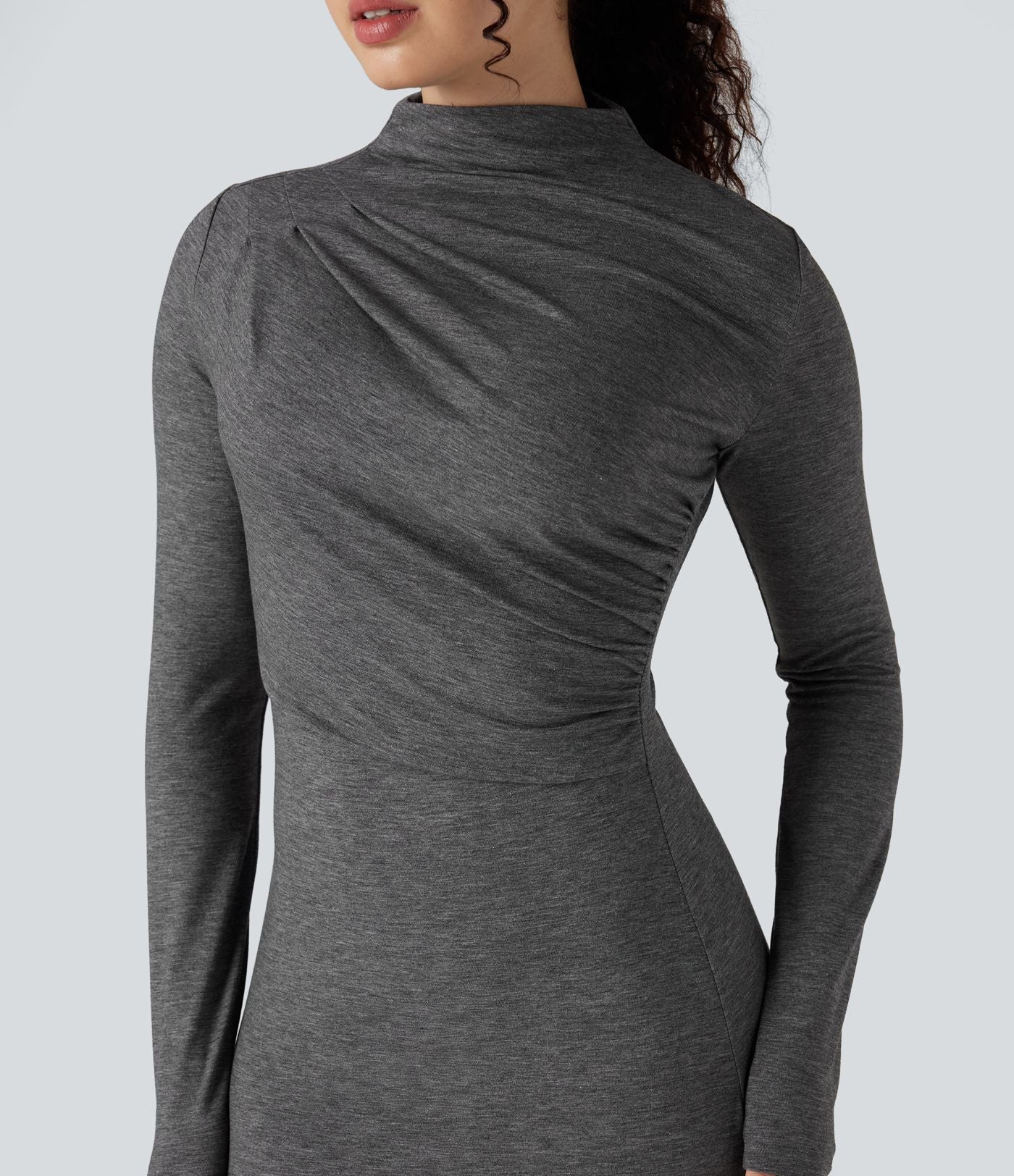Robe mi-longue col montant manches longues