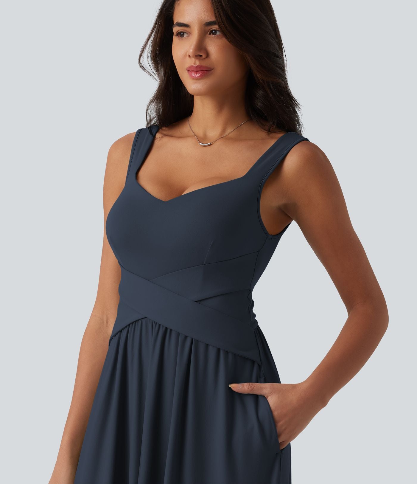Robe longue fluide sans manches avec brassière intégrée (Bonnets E-G) et poches