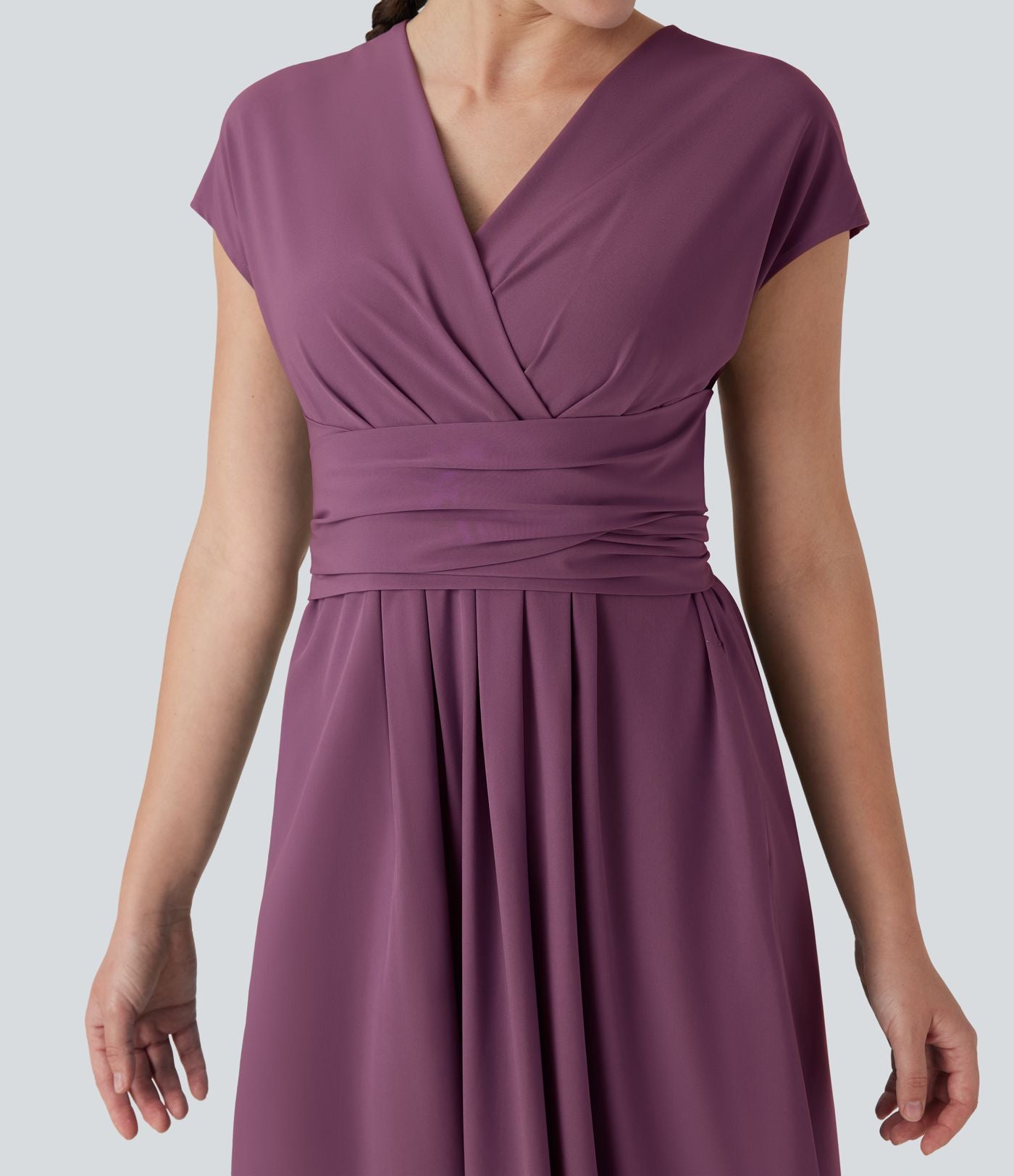 Robe midi Breezeful™ col V manches courtes à liens dans le dos séchage rapide avec poches latérales