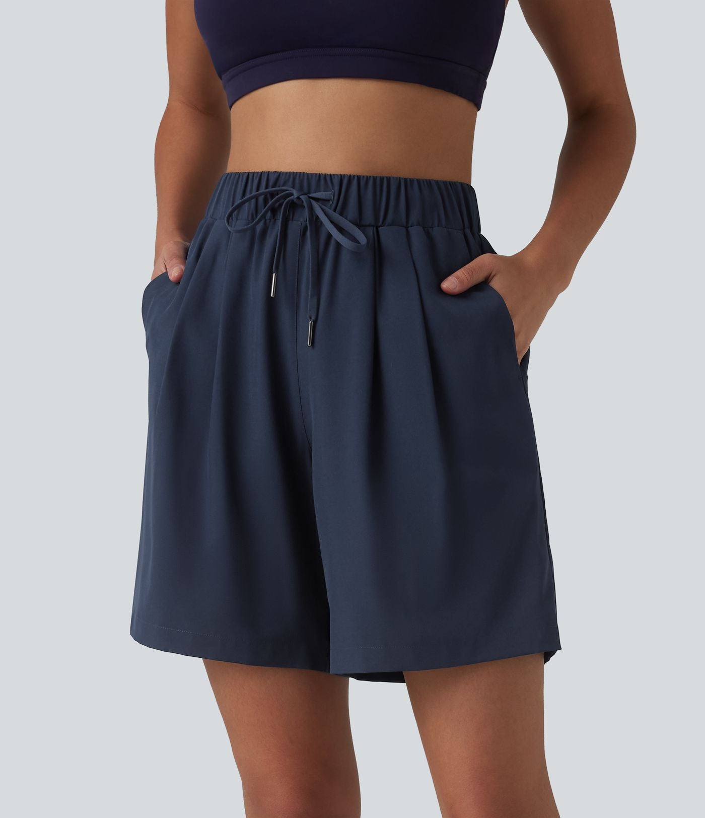 Short de yoga plissé taille haute avec ceinture élastique, cordon de serrage et poches 17,5 cm
