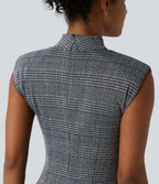 Robe de travail midi moulante sans manches col montant pied-de-poule à carreaux