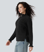 Pull col montant à volants manches longues à découpes