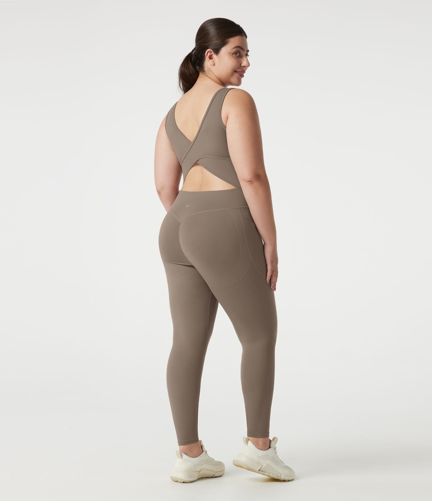 Combinaison de sport grande taille Halara UltraSculpt™ col V croisé dos nu ventre plat push-up brassière intégrée avec poches