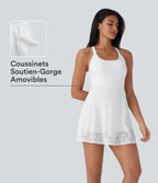 Robe-short 2-en-1 mini de danse active avec dos nu, détail torsadé, dentelle et poches-Easy Peasy