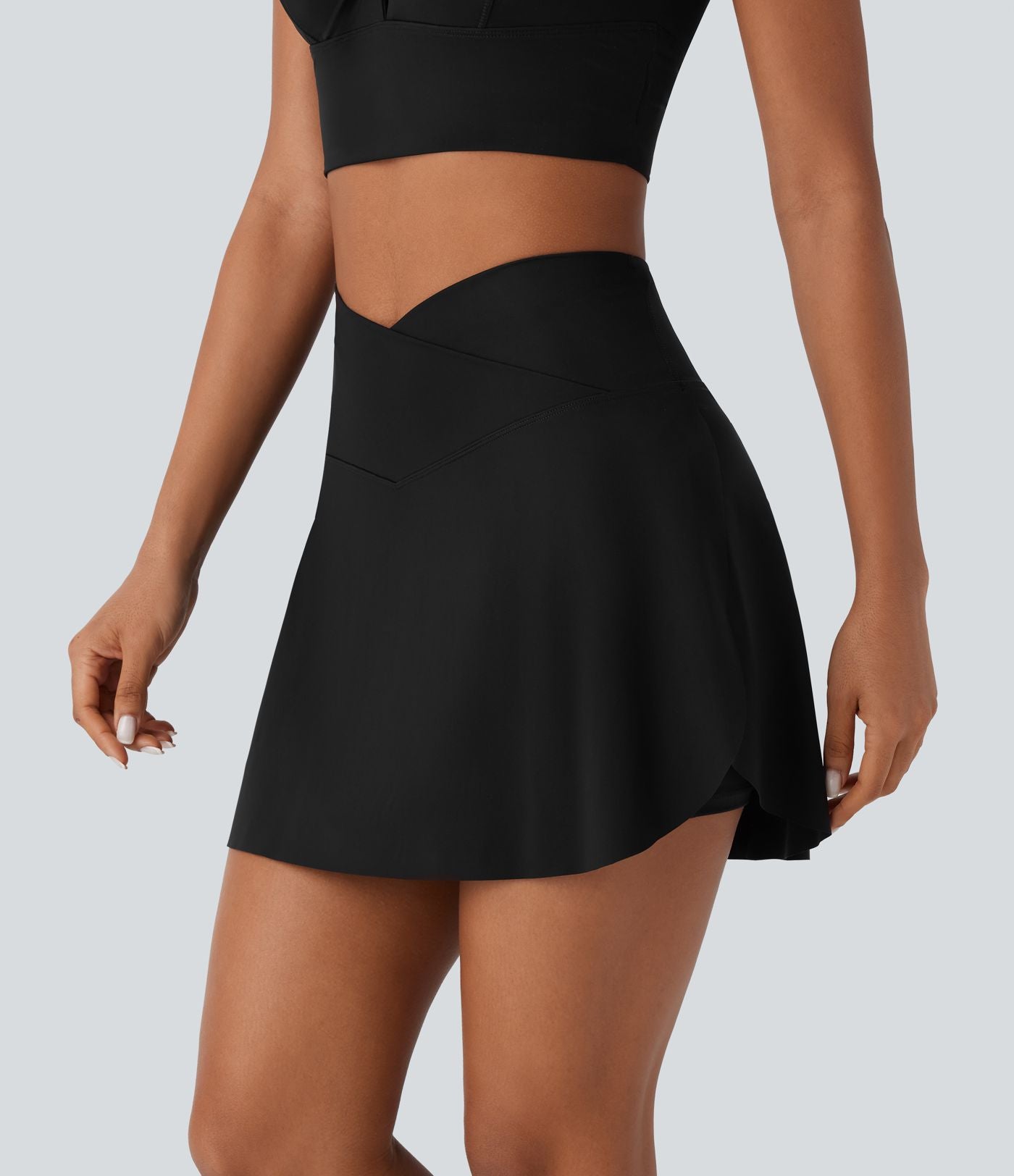 Jupe-short 2-en-1 mini de vacances taille haute croisée à séchage rapide avec poches latérales effet frais InstantCool