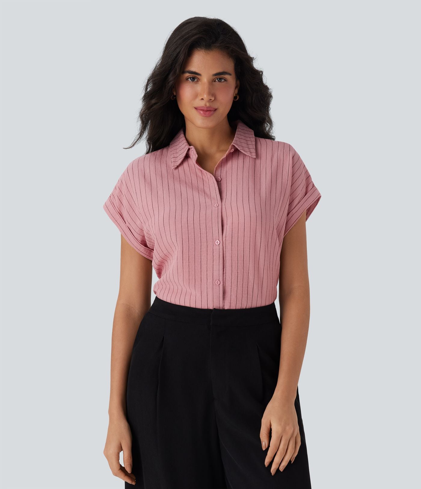 Chemise à col, manches courtes, rayures, boutonnage et aspect lin pour le travail
