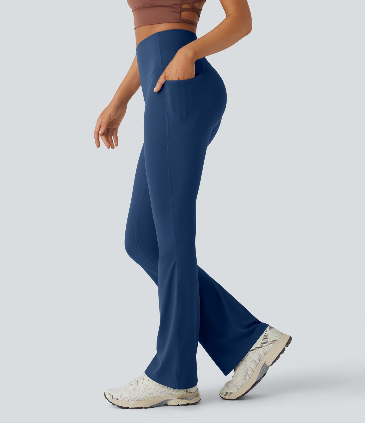 Pantalon de yoga à coupe bootcut gainant taille haute avec poches Halara UltraSculpt™