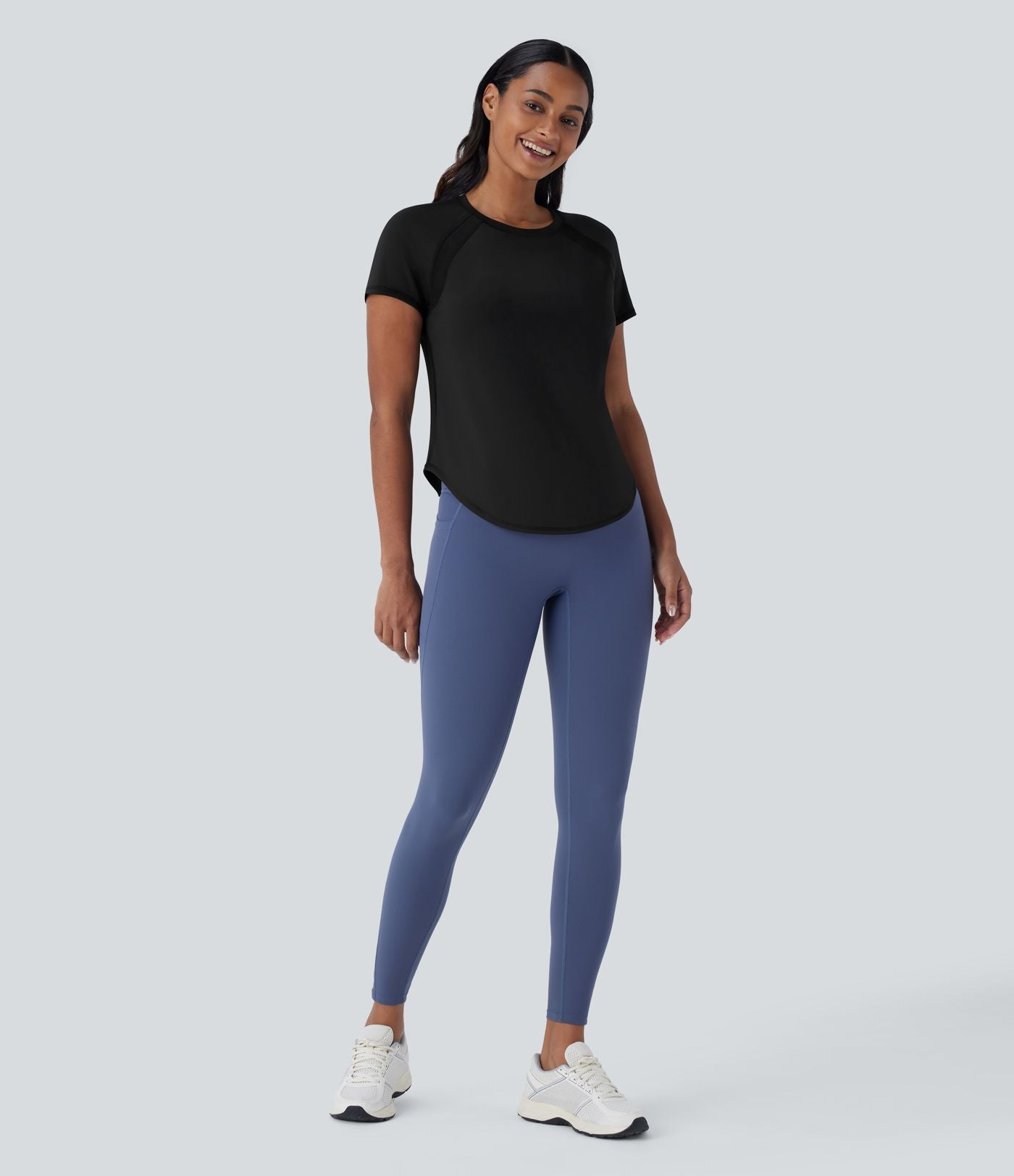 Softlyzero™ QuickDry Haut de sport à manches courtes avec empiècements en mesh contrastés et ourlet arrondi