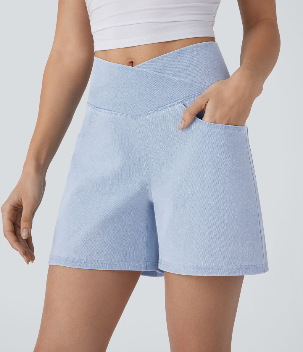 Halara Flex™ Short décontracté évasé à jambe large en denim extensible délavé taille haute croisée avec poches multiples