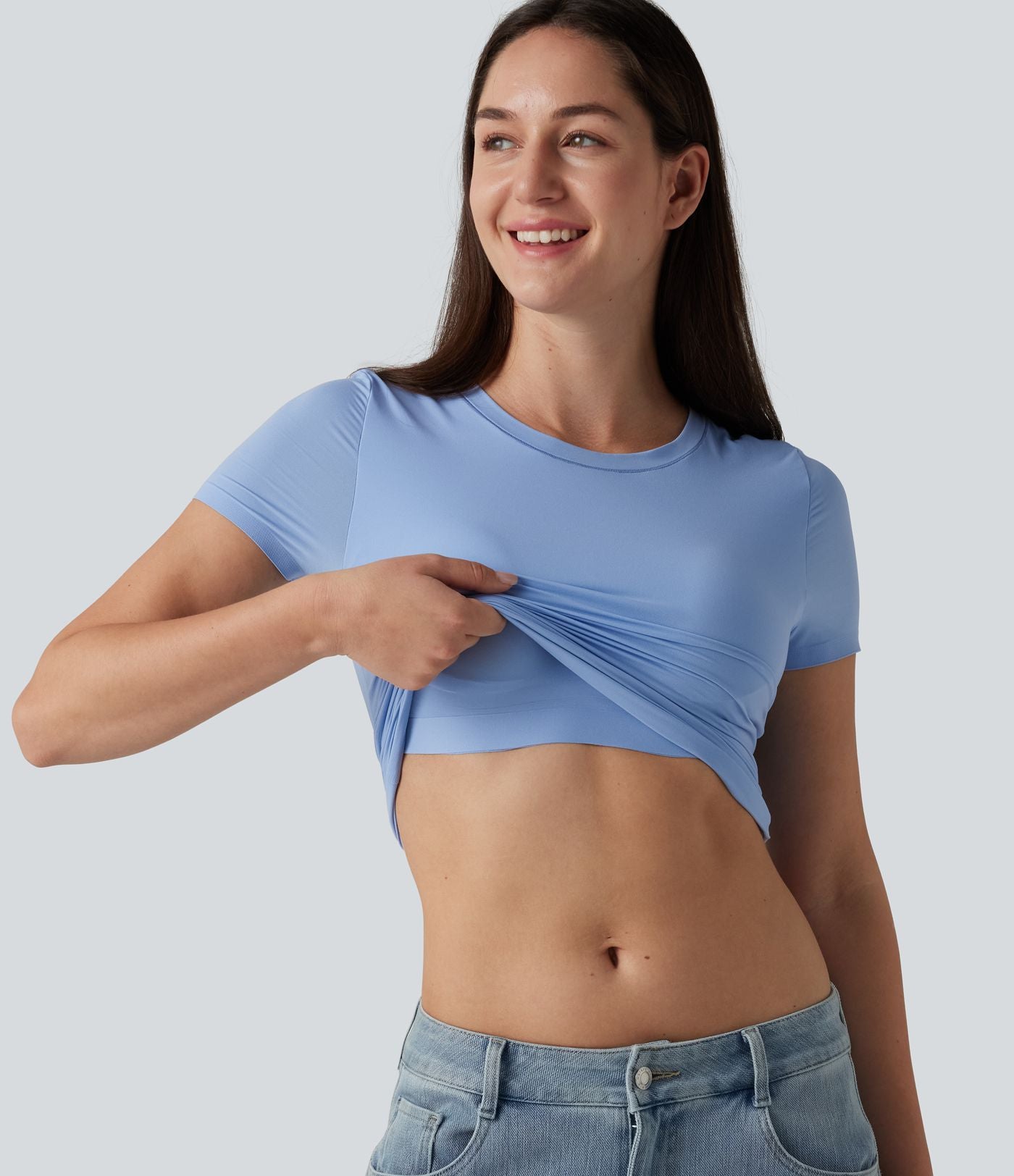 T-shirt décontracté col rond échancré à manches courtes avec soutien-gorge intégré bonnets B-DD