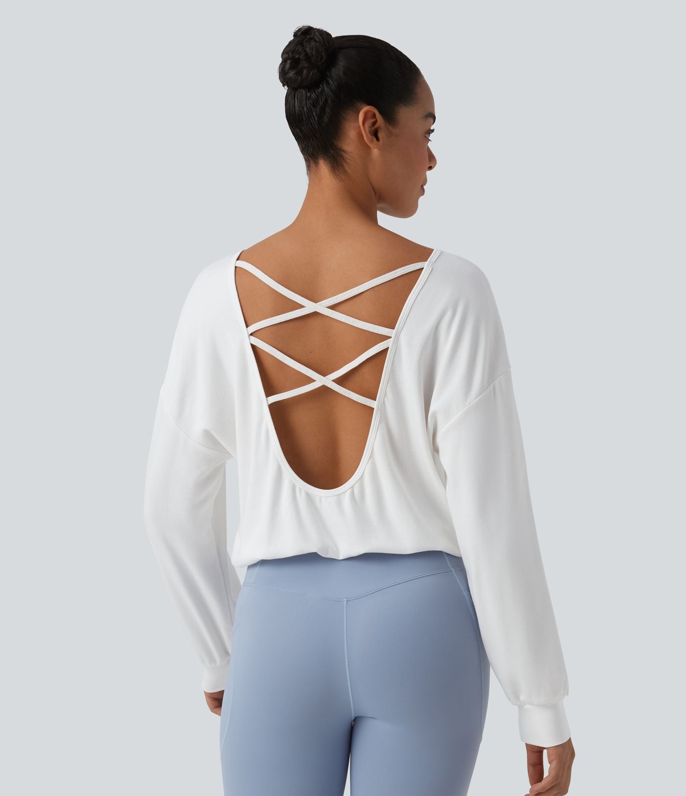 Top de sport de yoga en coton col rond échancré à manches longues, bretelles entrecroisées et dos nu