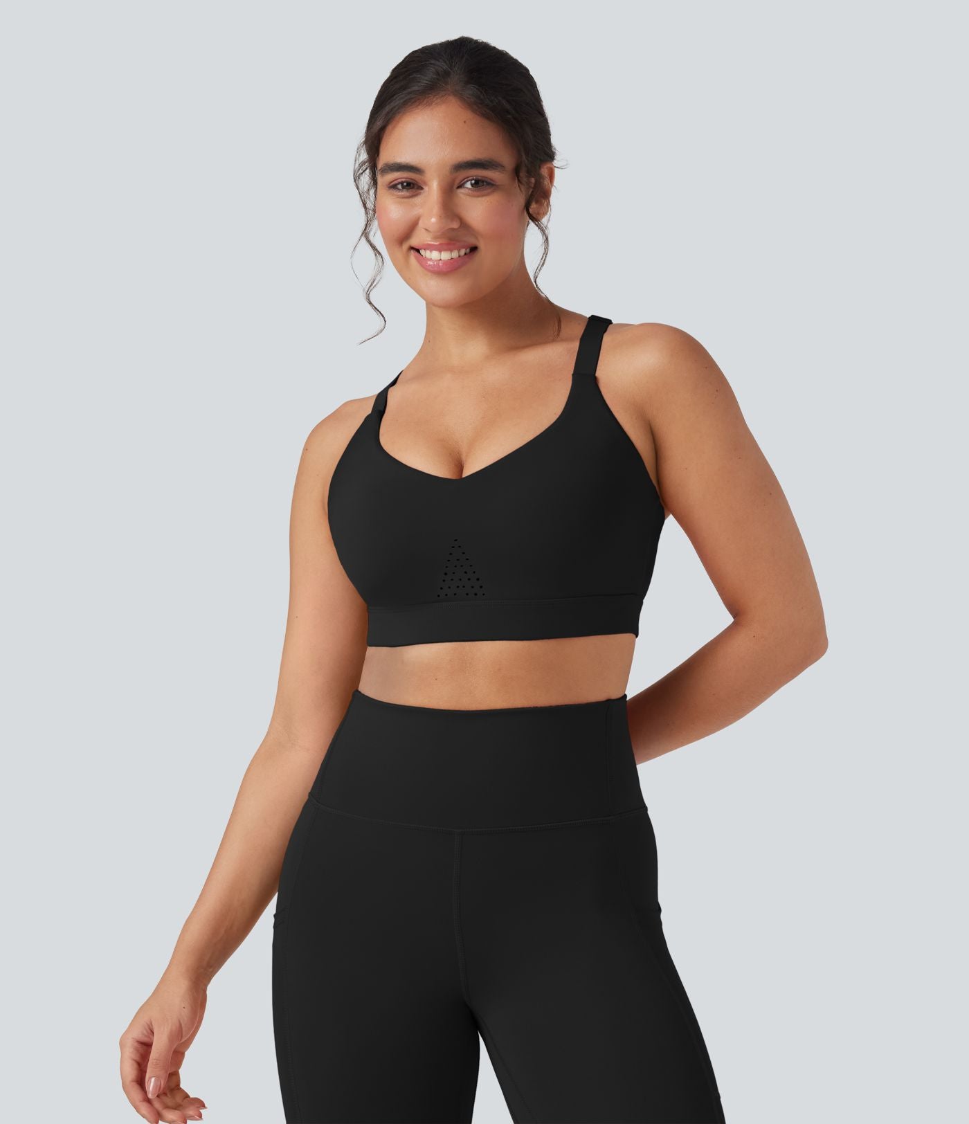 Soutien-gorge de sport d'entraînement SpeedWave™ soutien intermédiaire coques moulées perforé crochet réglable séchage rapide