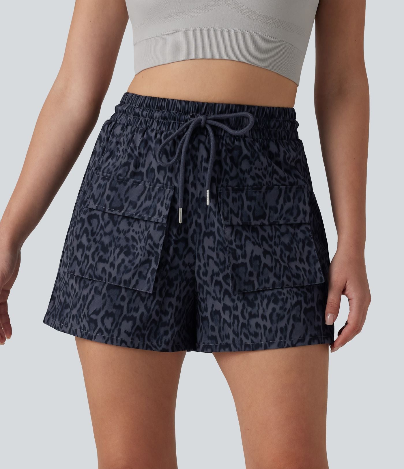 Short cargo ample taille haute imprimé léopard avec cordon de serrage et poches