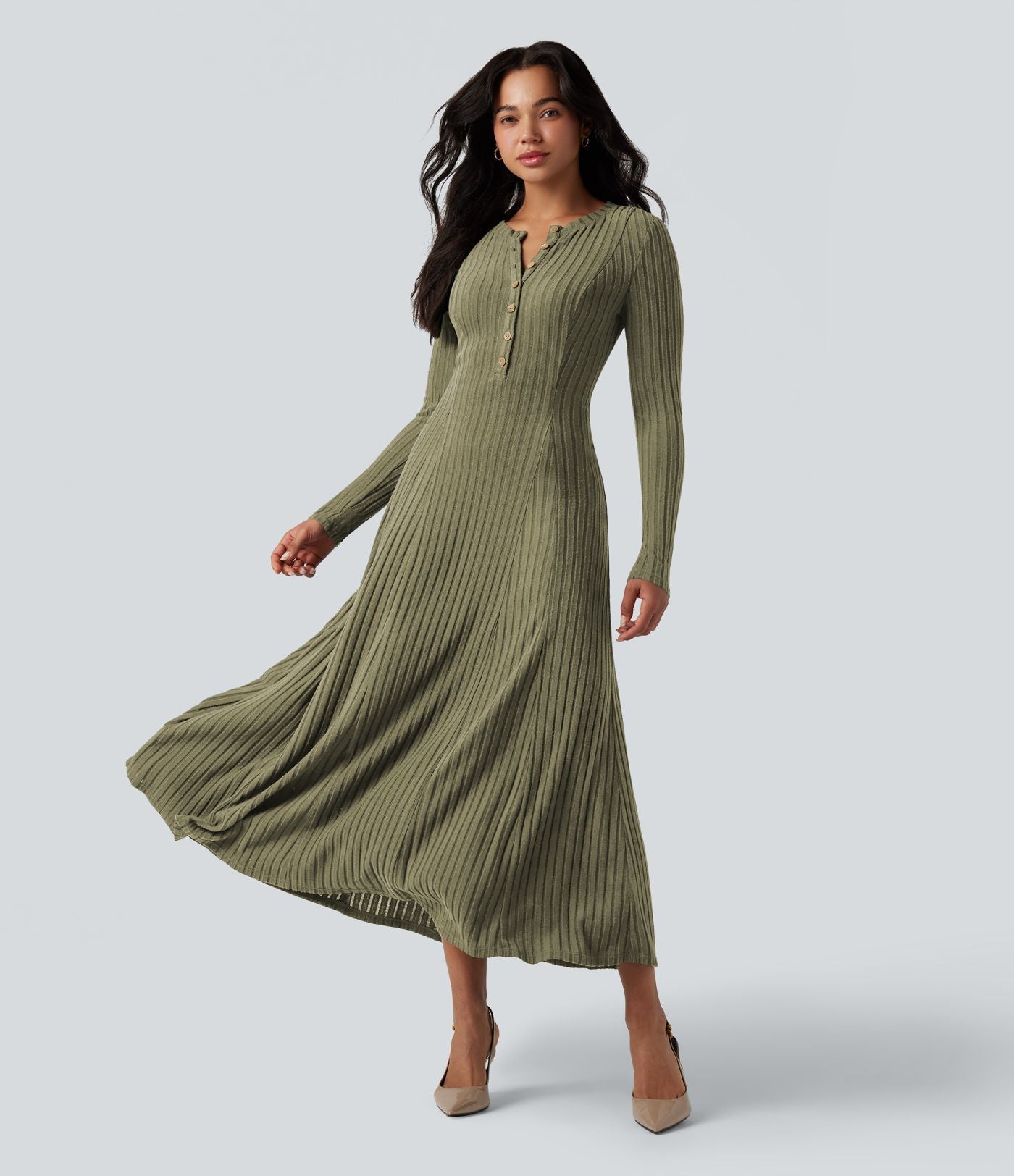 Robe longue fluide maille côtelée col henley manches longues