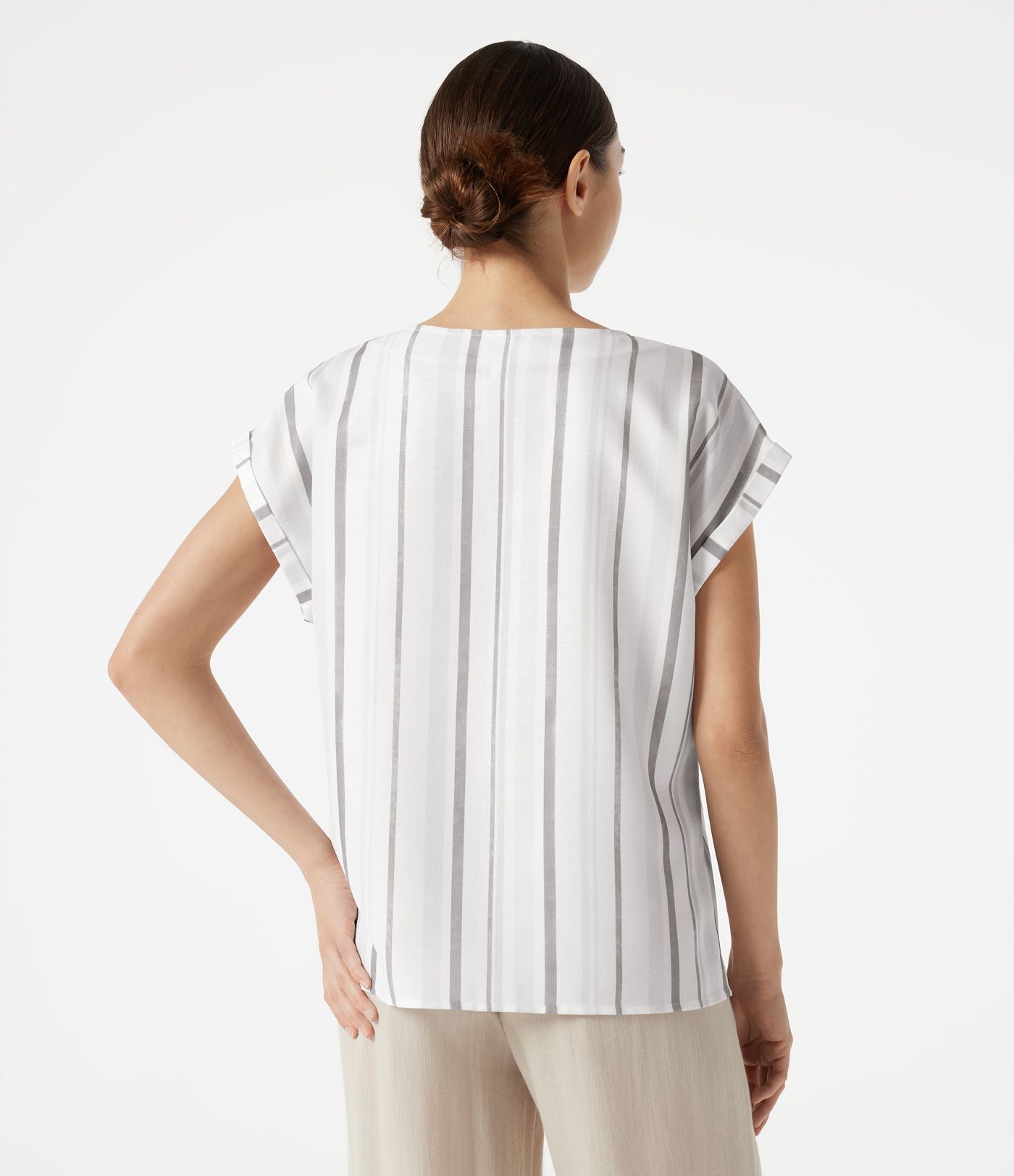 T-shirt casual col V à rayures et [manches cap]