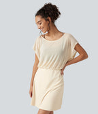 Robe-short mini SoftlyZero™ Plush pour le yoga à encolure bateau, manches courtes et poches - Easy Peasy