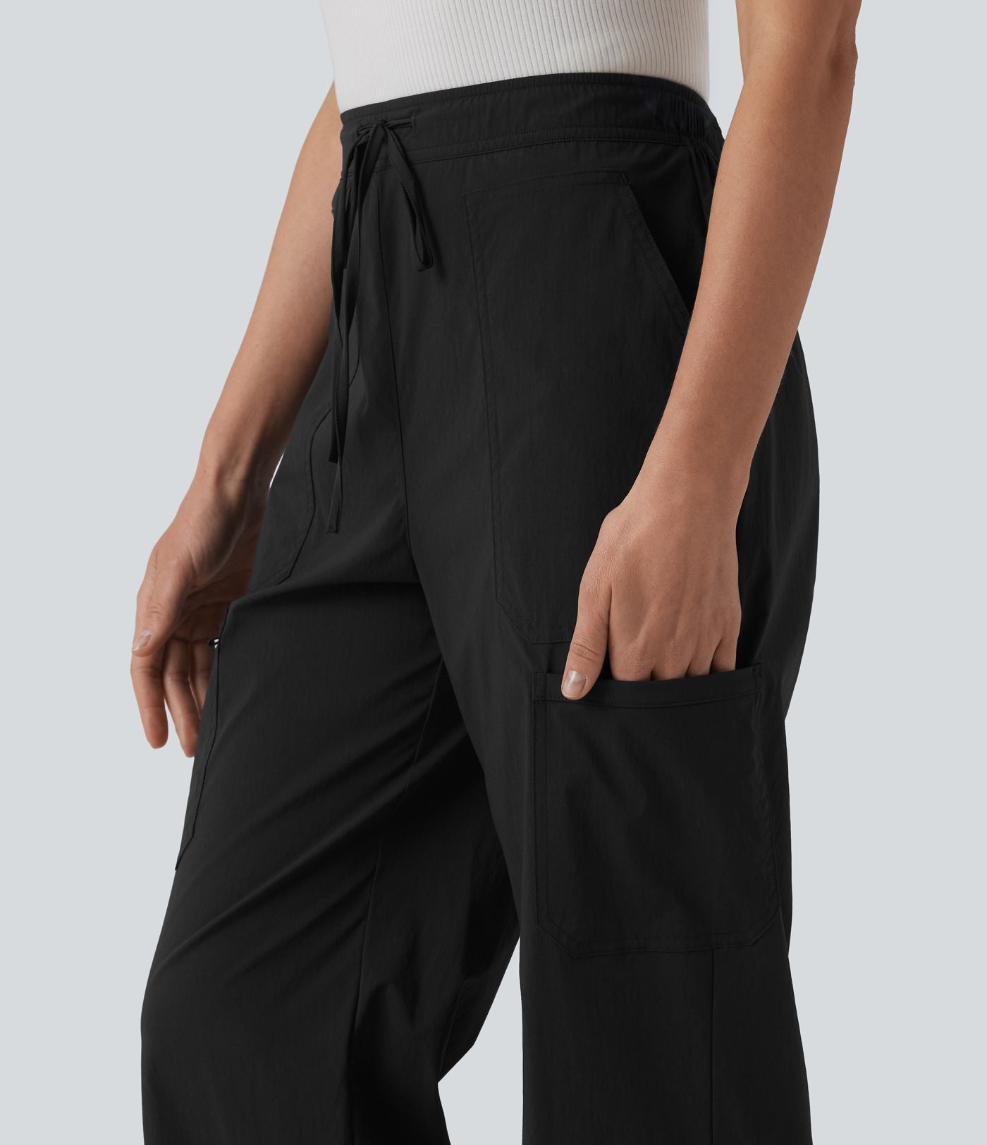 Pantalon cargo droit taille mi-haute avec cordon de serrage, longueur ajustable et poches