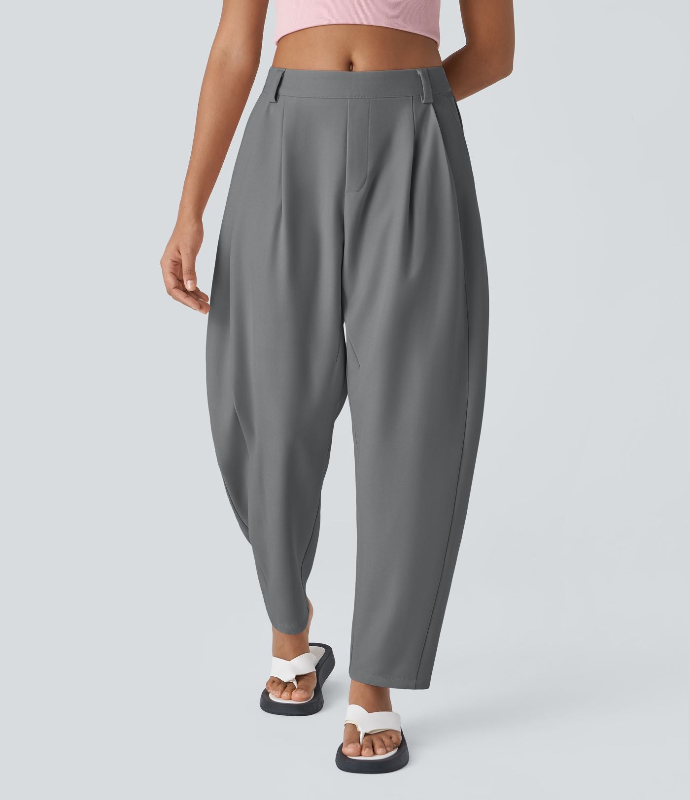 Pantalon tailleur ample, taille moyenne, coupe barrel, à poches