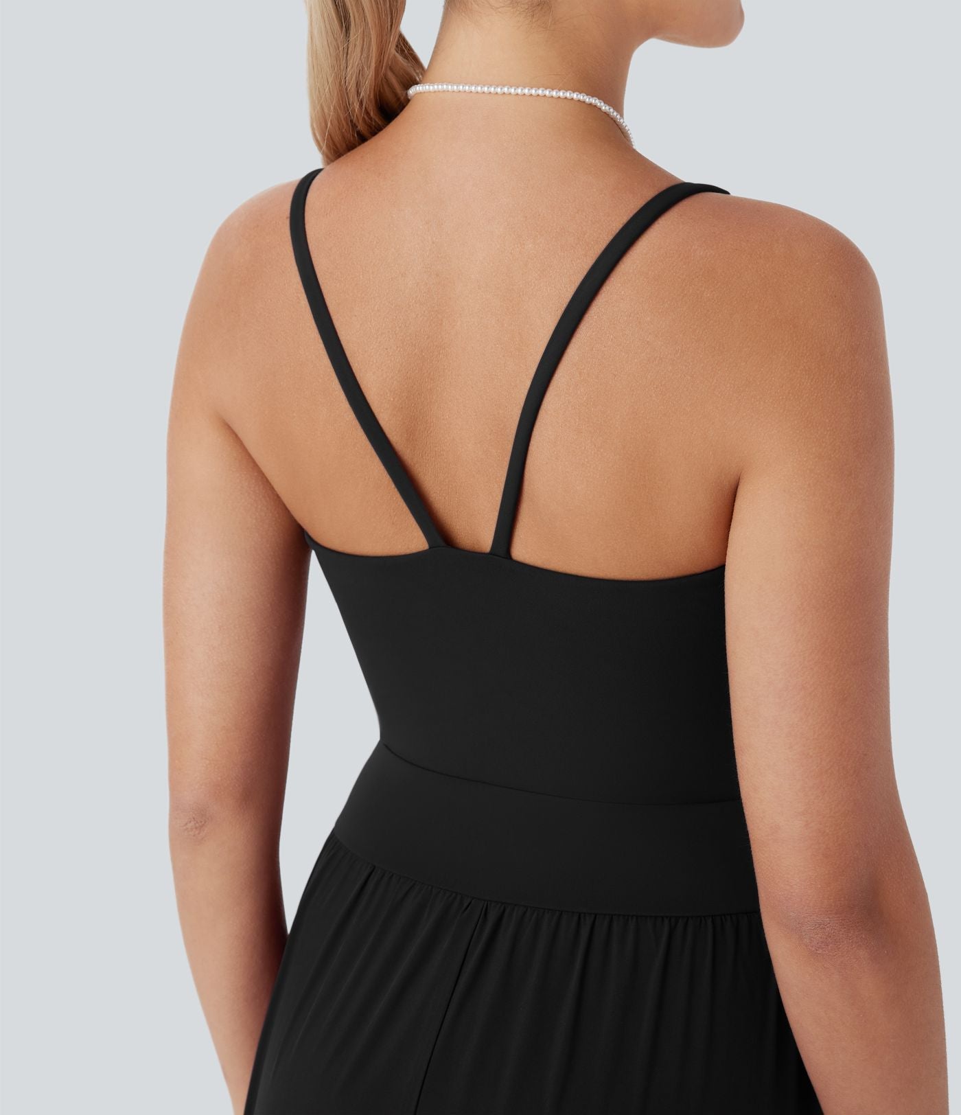 Robe longue fourreau Breezeful™ à dos nu, poches latérales, fluide et séchage rapide pour demoiselle d'honneur et invitée de mariage