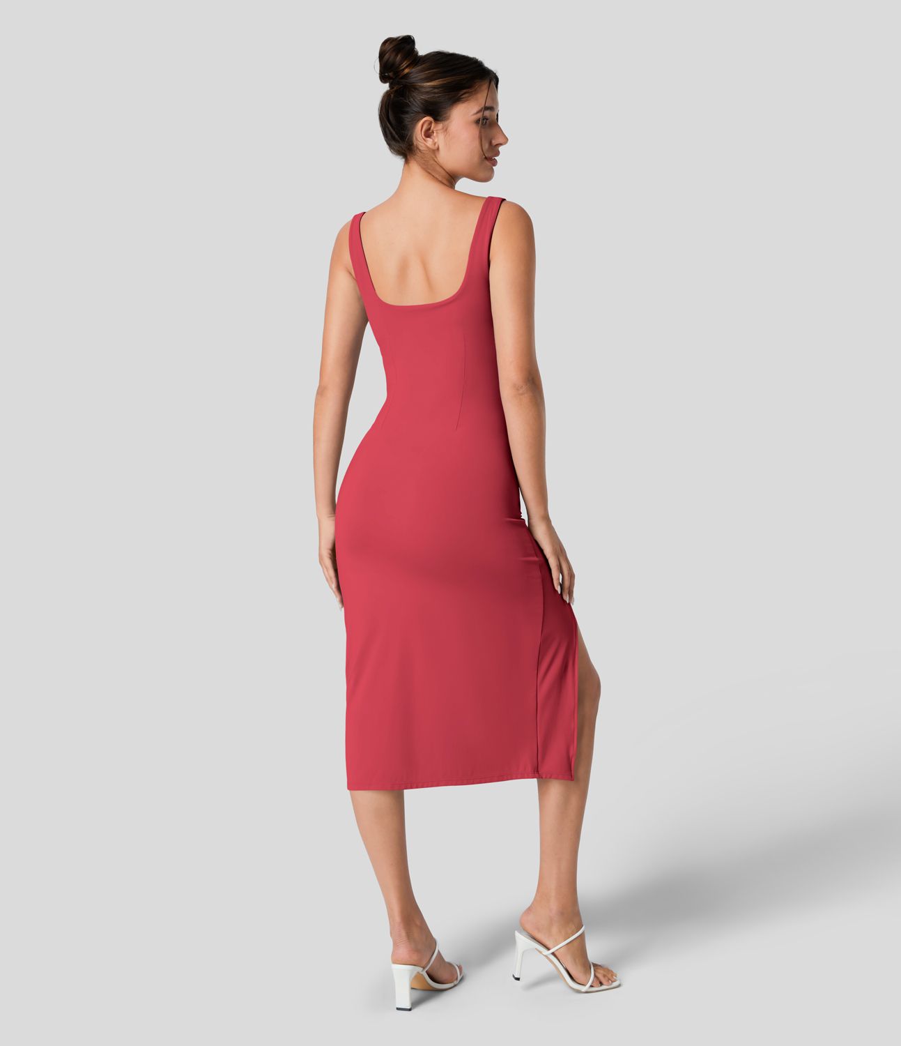 Robe corset midi moulante ruchée à encolure carrée, dos nu, brassière intégrée