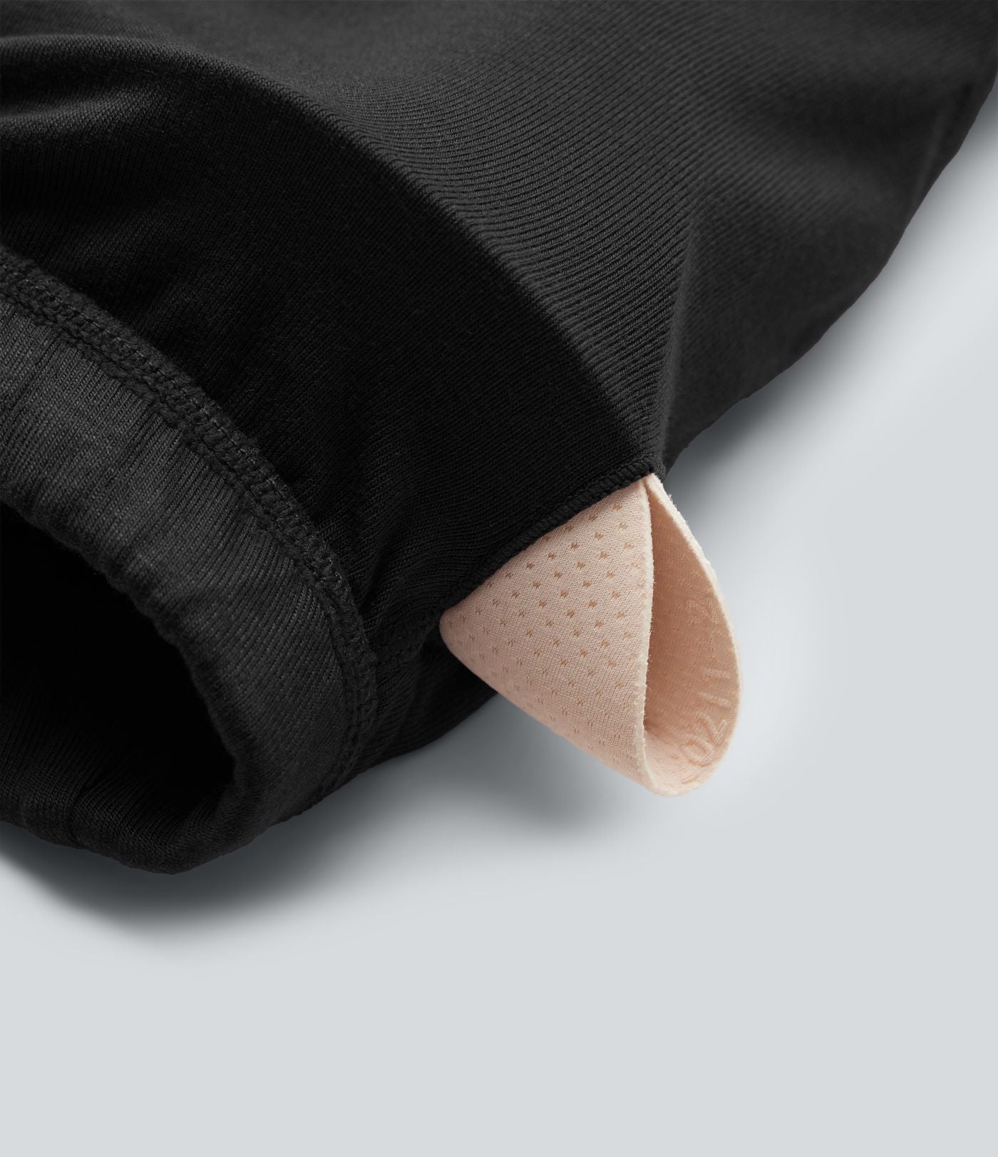 Robe mini côtelée dos nu à col halter, encolure drapée et coussinets amovibles
