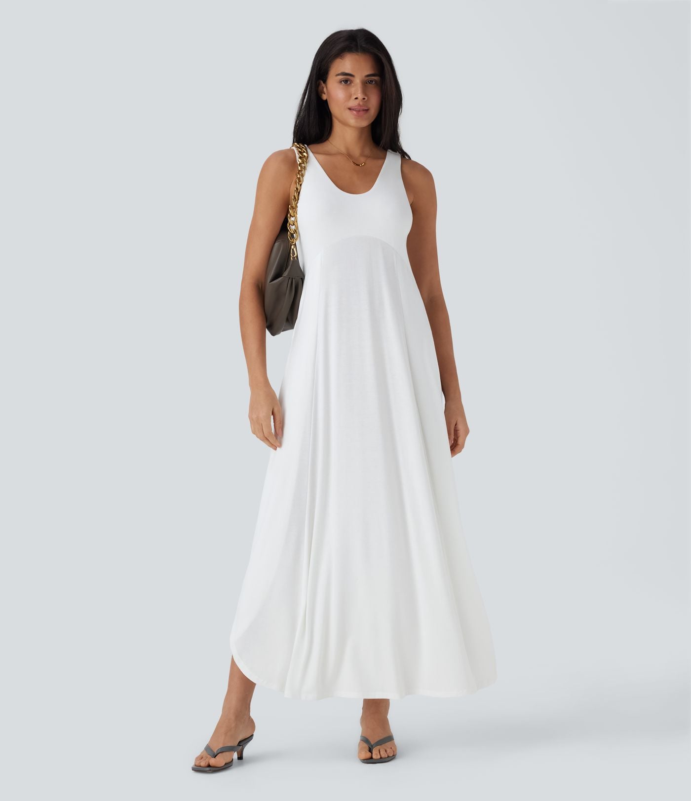 Robe longue à bretelles avec col U, dos nu, fente et coupe fluide