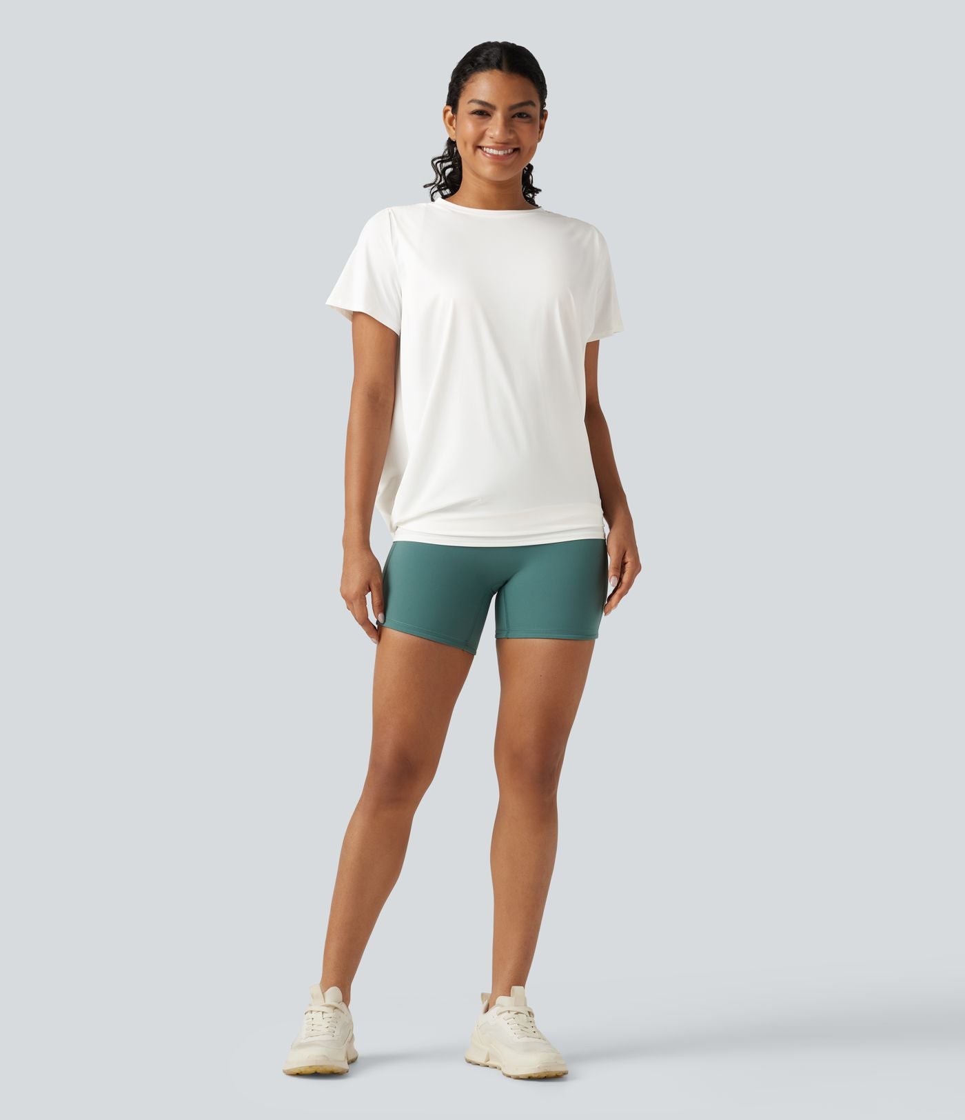 Haut de yoga effet frais InstantCool longueur allongée à manches courtes, encolure arrondie, fronces et protection solaire UPF50+