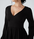 Robe mini côtelée col V volants manches longues