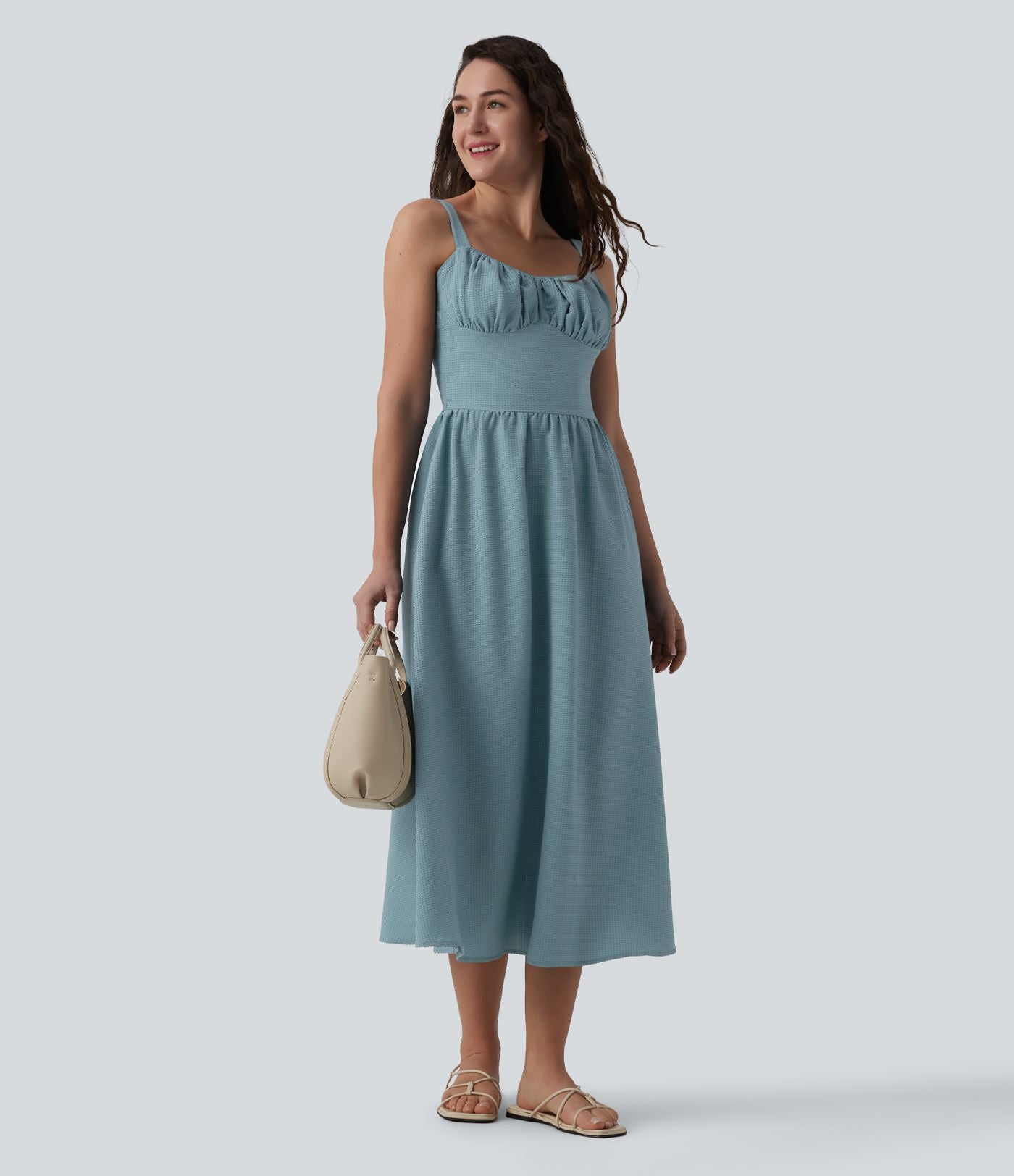 Robe fluide casual mi-longue texturée froncée et smockée