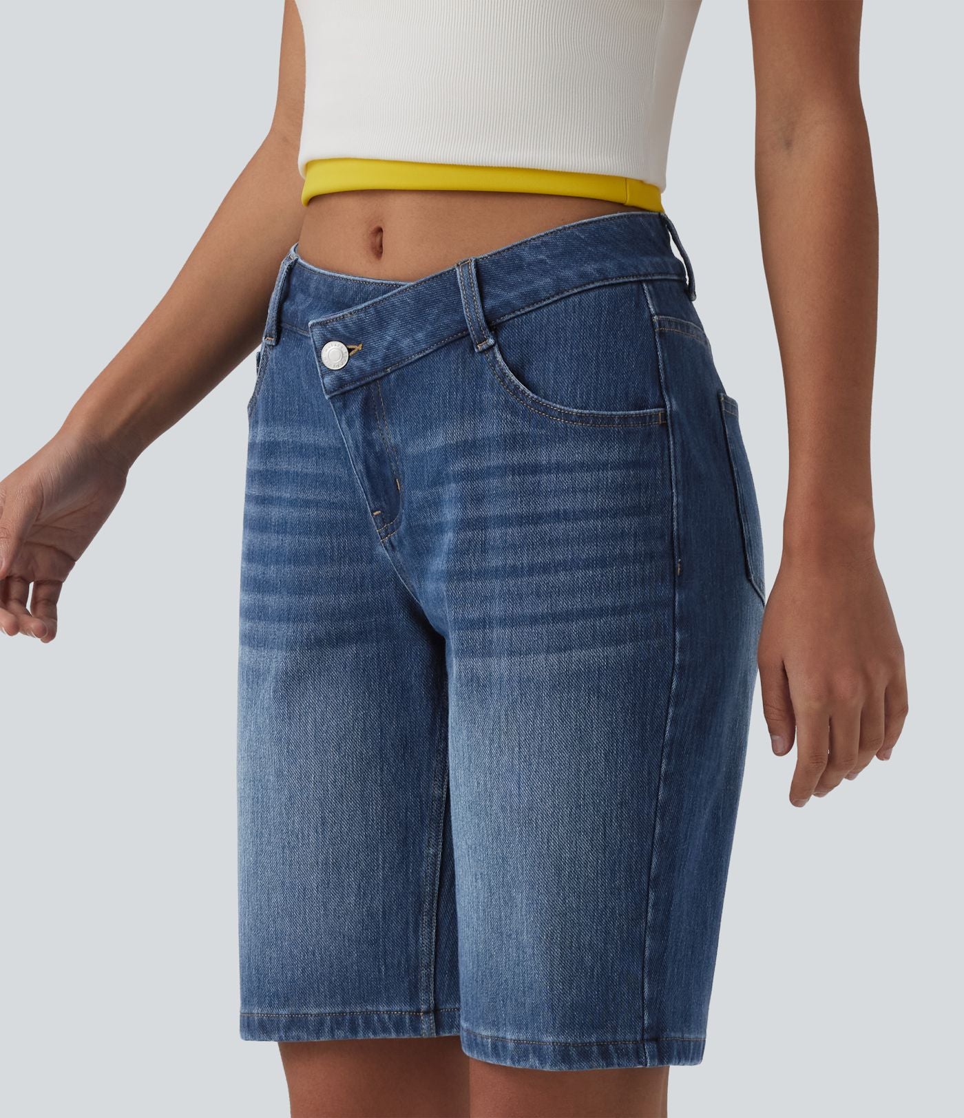 Halara Flex™ Short casual en jean asymétrique taille basse avec poches