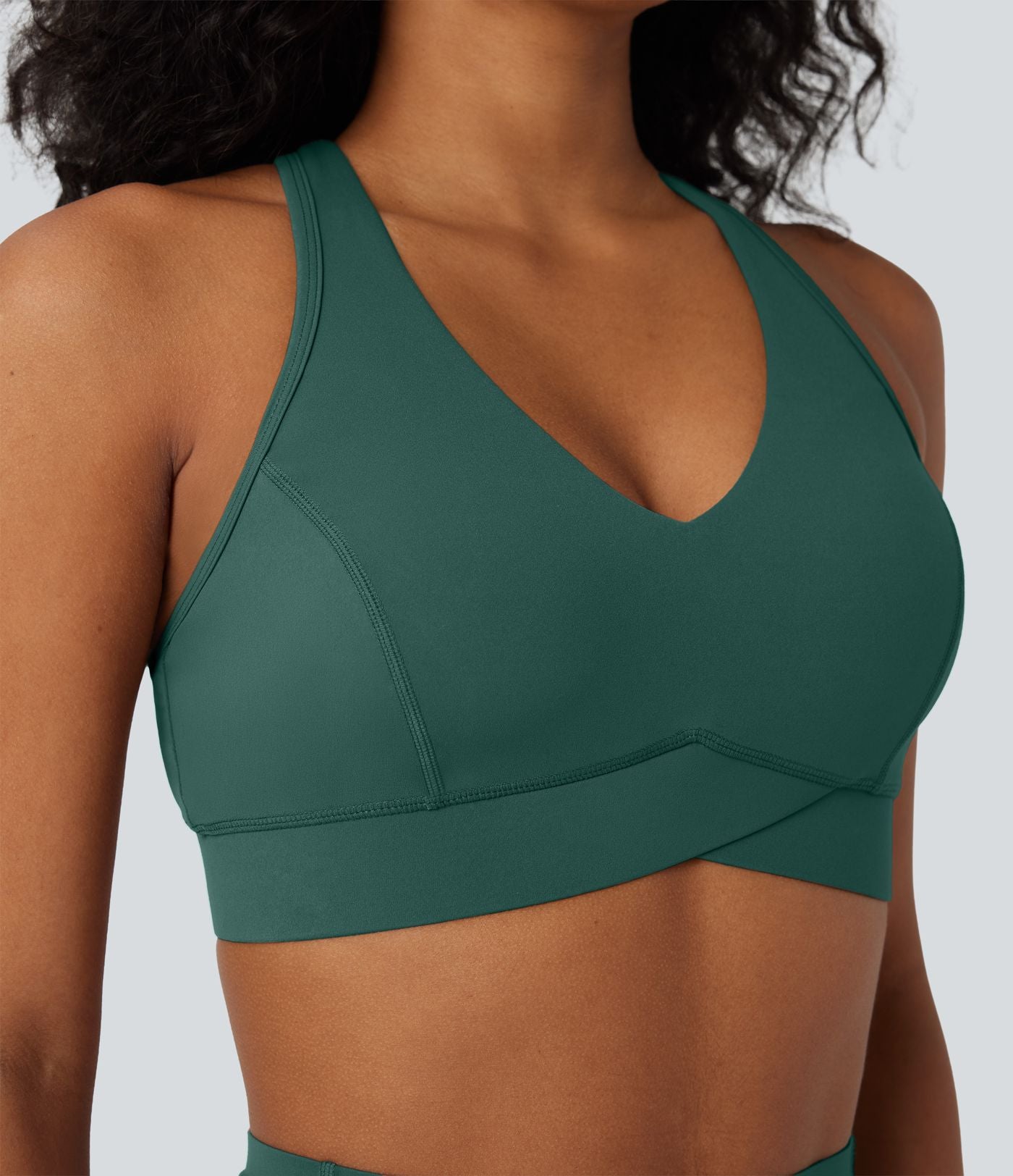 Brassière de sport entraînement Halara UltraSculpt™ soutien intermédiaire col V dos nageur bonnets A-C