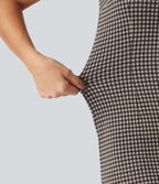 Robe midi moulante esprit bureau à motif, col montant et sans manches